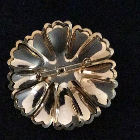 Beautiful, vintage, goldtone, flower, brooch - Picture 3 of 3